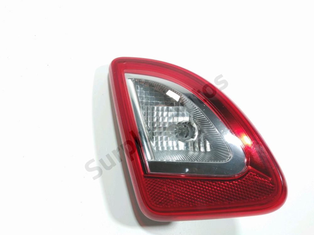 Feu arrière intérieur gauche