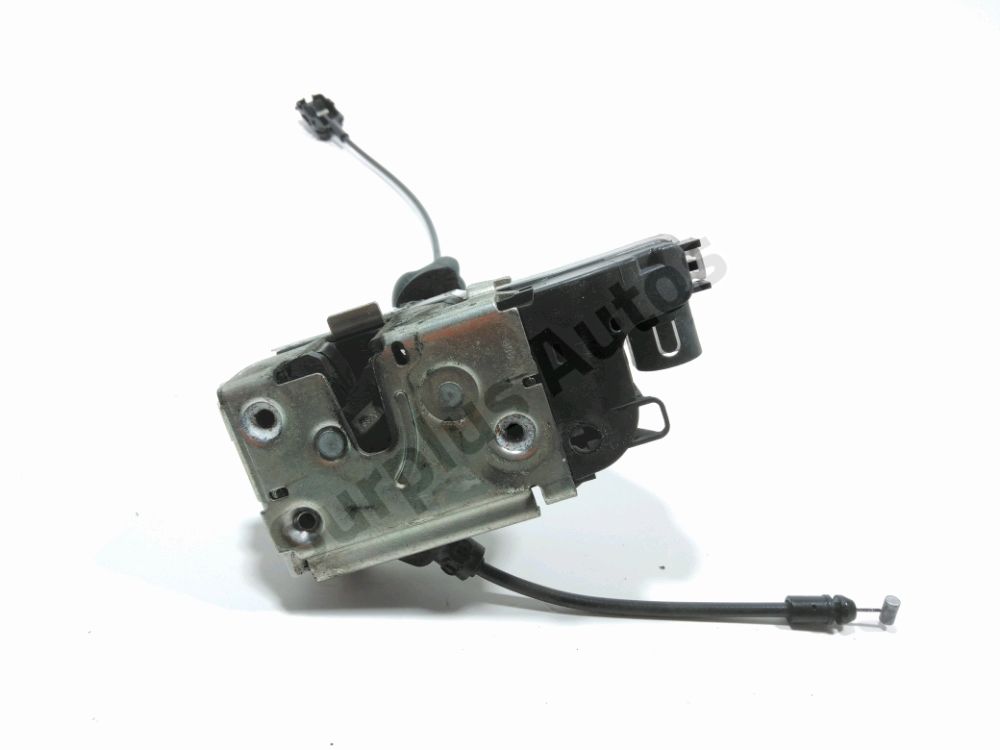 Serrure de porte avant droite