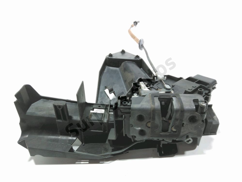 Serrure de porte avant gauche