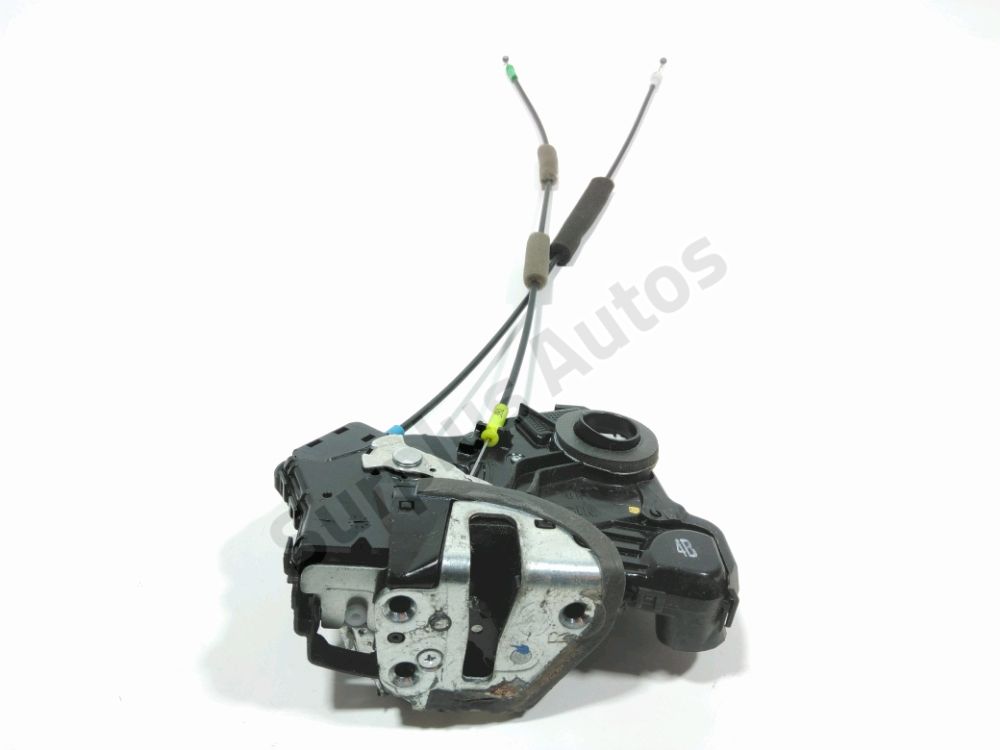 Serrure de porte avant droite