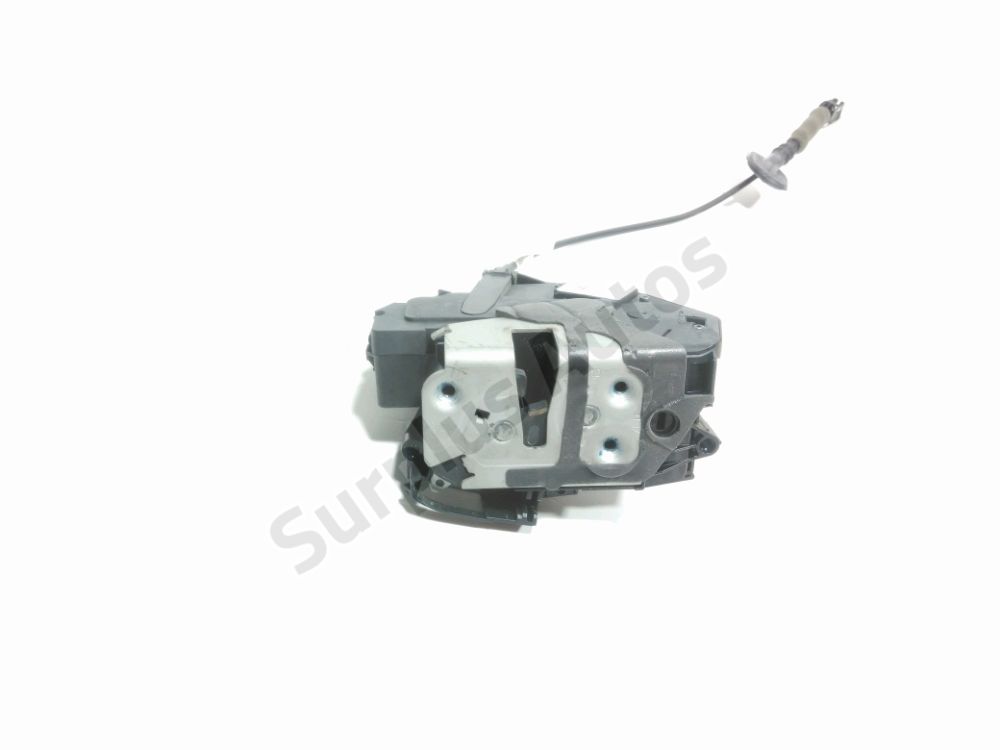 Serrure de porte avant droite