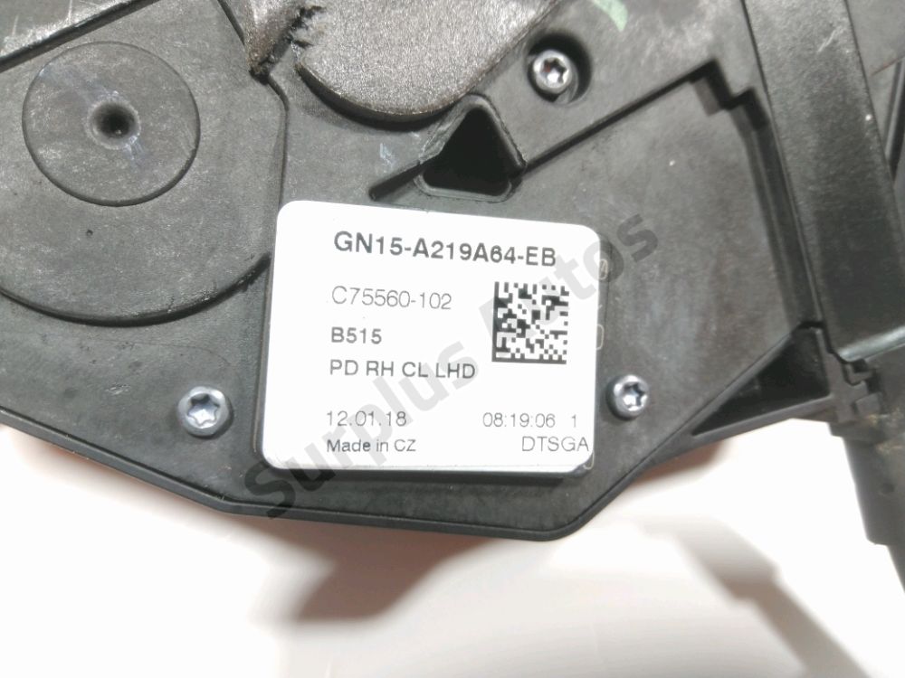 Serrure de porte avant droite