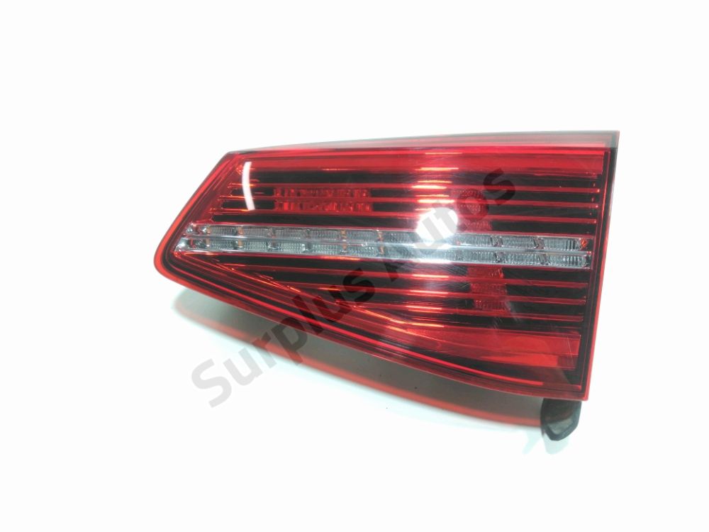 Feu arrière intérieur droit