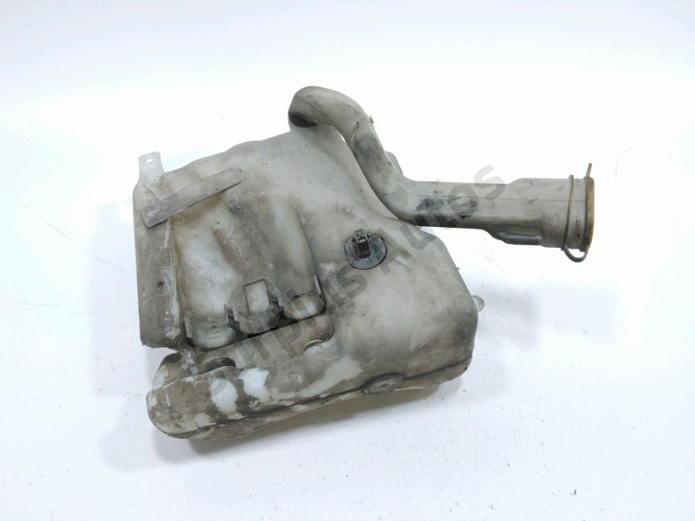 Réservoir de lave glace avant