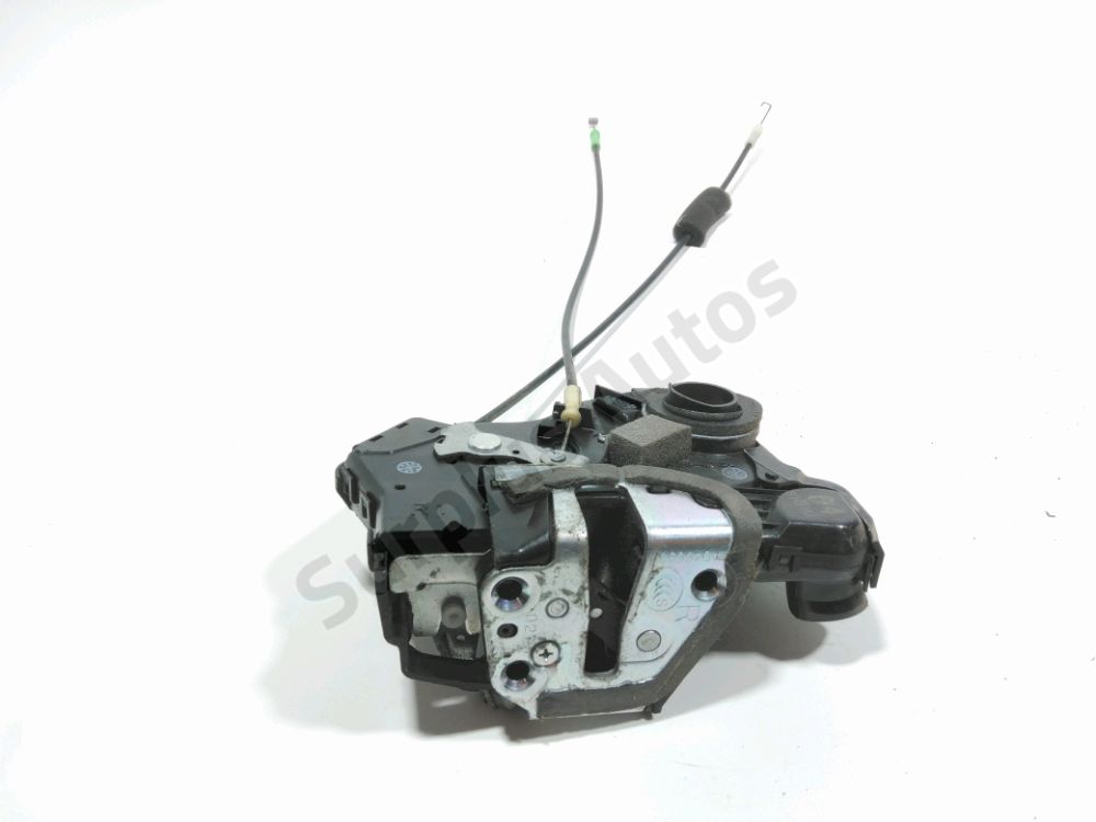 Serrure de porte avant droite