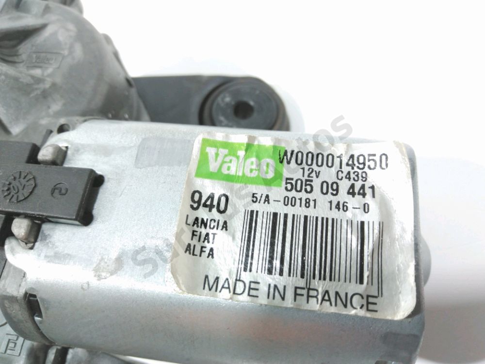 Moteur d'essuie glace arrière