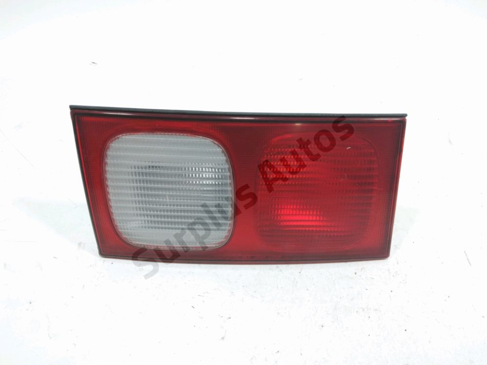 Feu arrière intérieur gauche