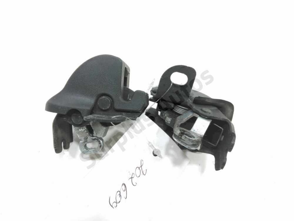 Serrure de porte battante arrière gauche