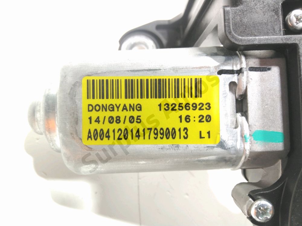 Moteur d'essuie glace arrière