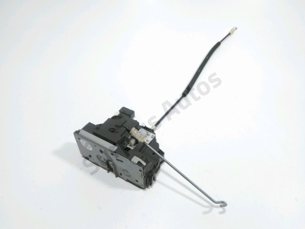 Serrure de porte avant droite