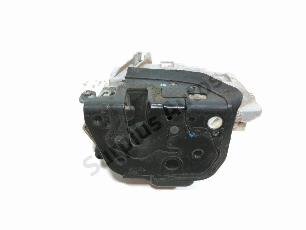 Serrure de porte avant droite