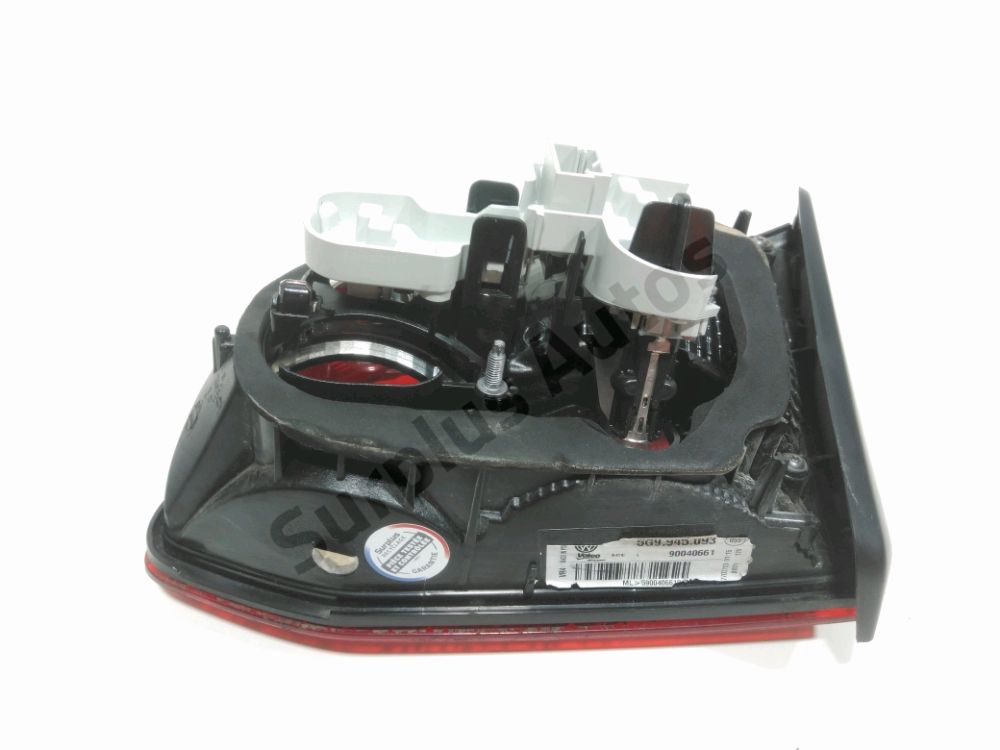 Feu arrière intérieur gauche