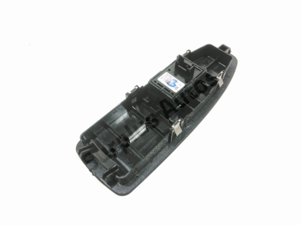 Commande lève-vitre avant droit