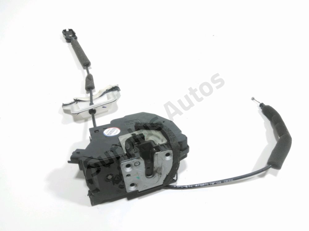 Serrure de porte avant droite