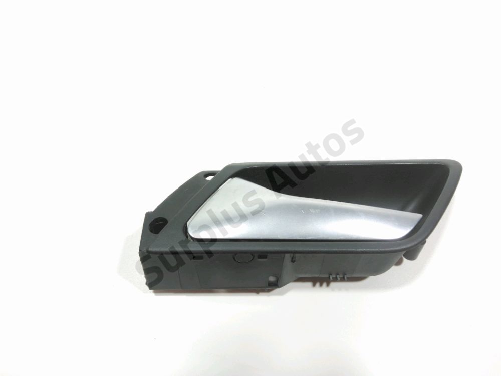 Poignée intérieure porte arrière gauche