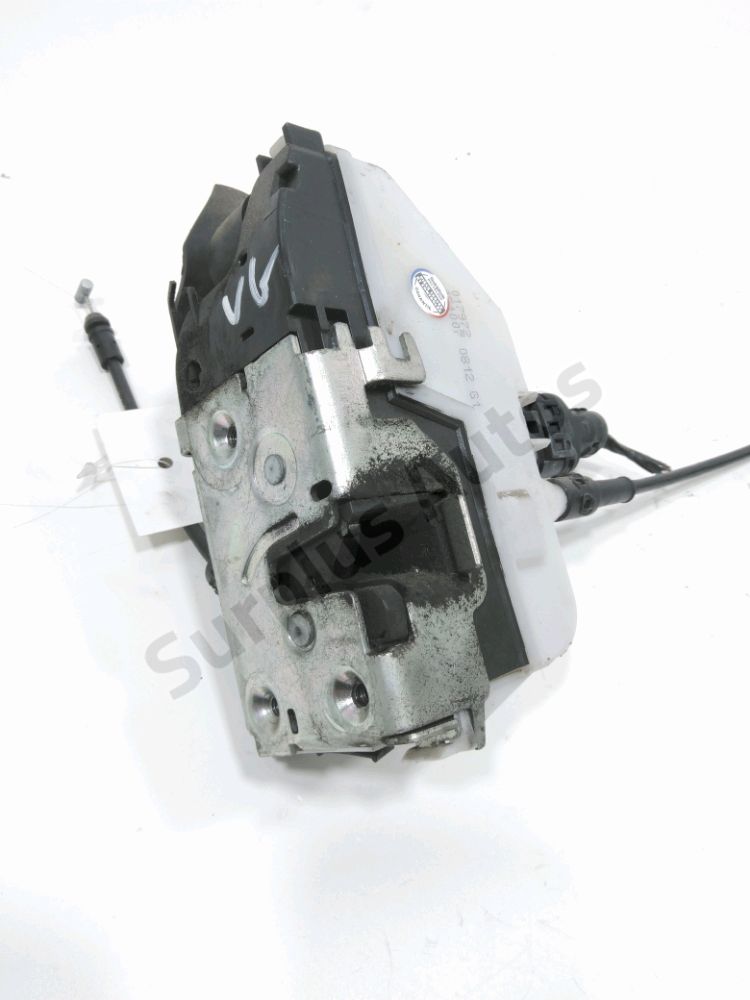 Serrure de porte avant gauche