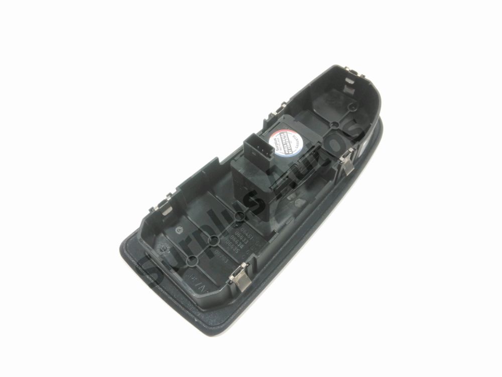 Commande lève-vitre avant droit