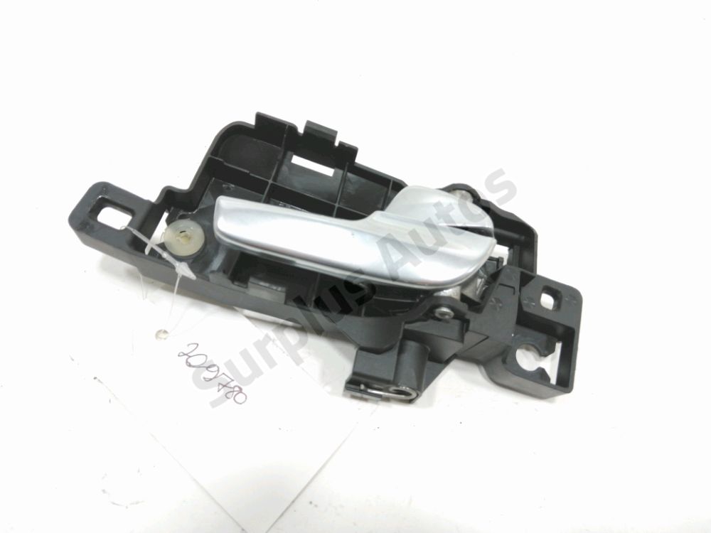 Poignee interieure porte avant droite