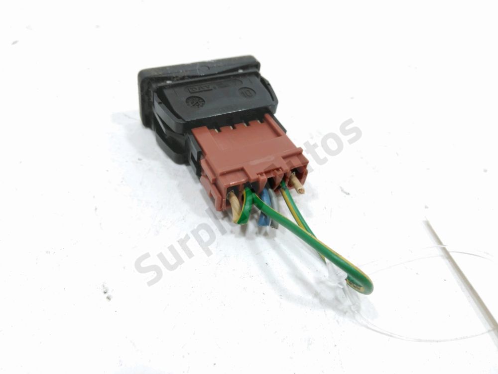 Commande lève-vitre avant gauche