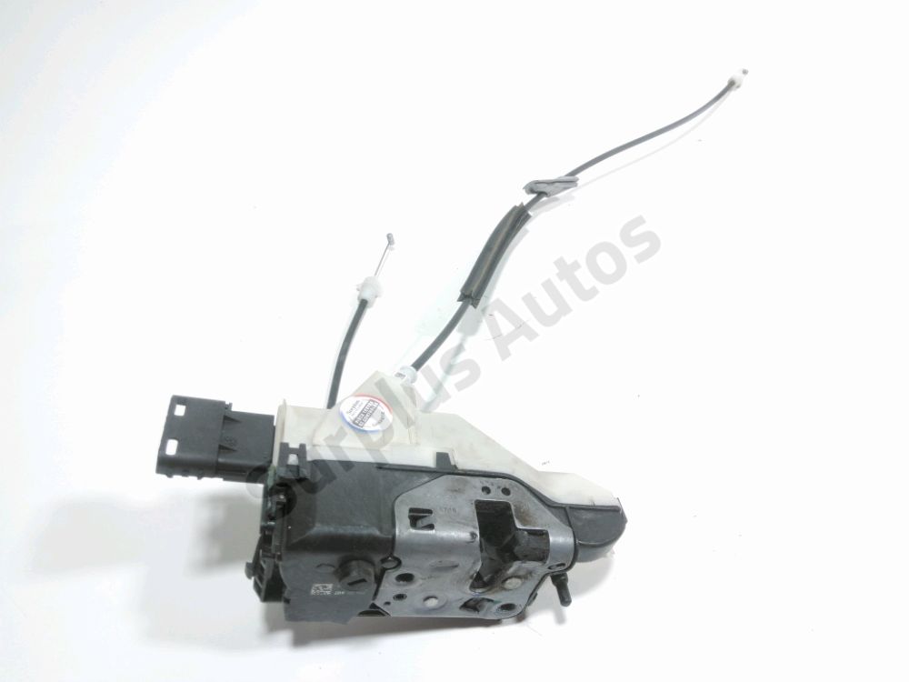 Serrure de porte avant droite