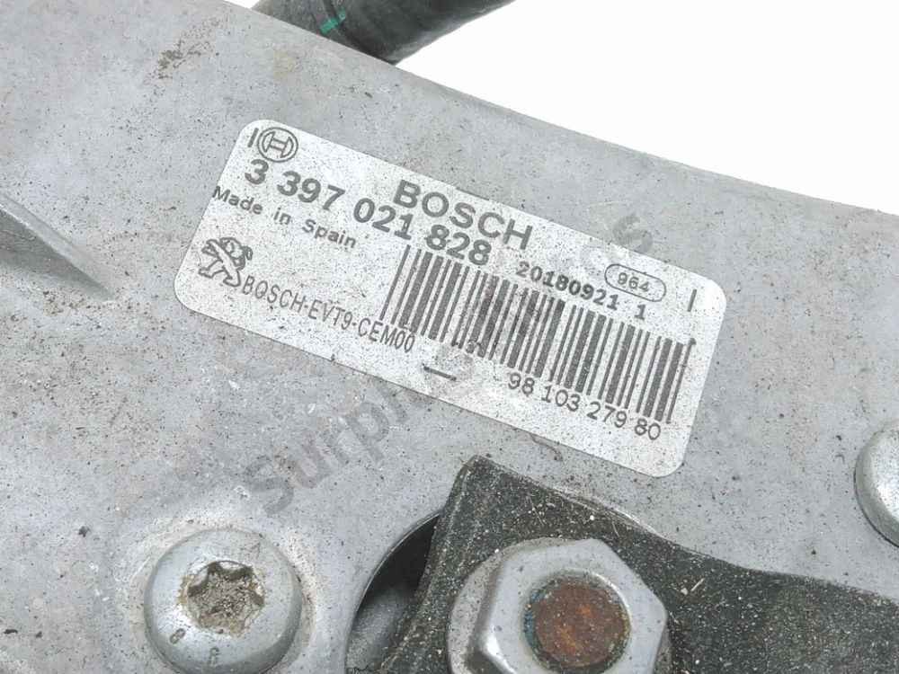 Mécanisme + moteur d'essuie glace avant