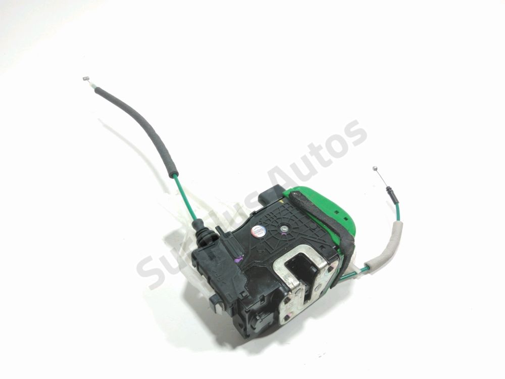 Serrure de porte avant droite