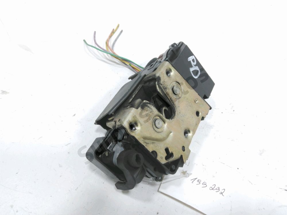 Serrure de porte arriere droite