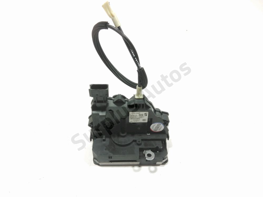 Serrure de porte avant droite