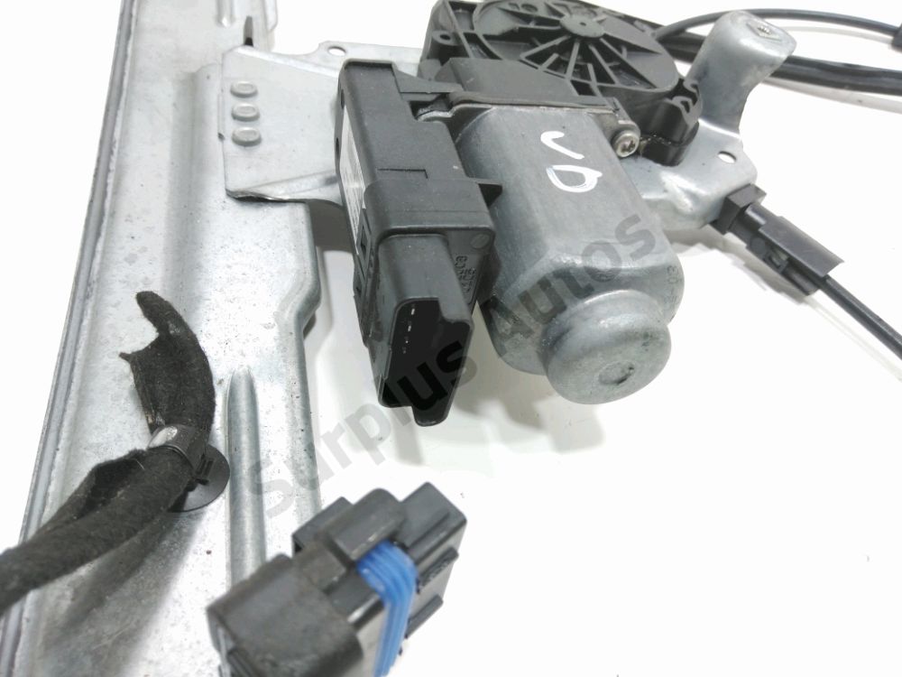 Lève-vitre électrique avant droit