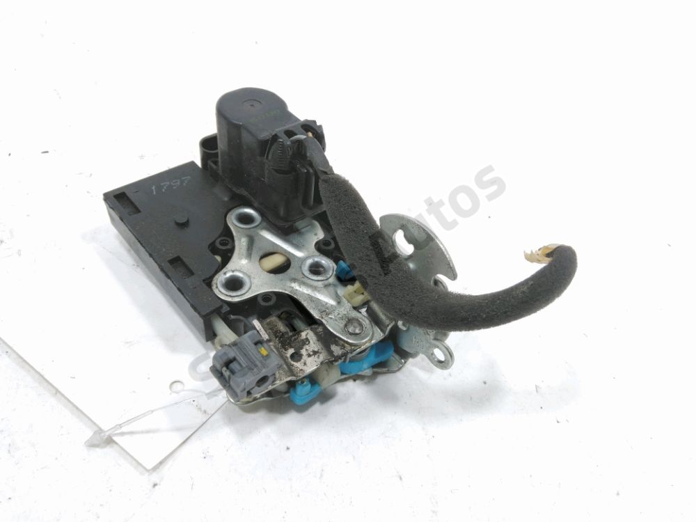 Serrure de porte avant droite