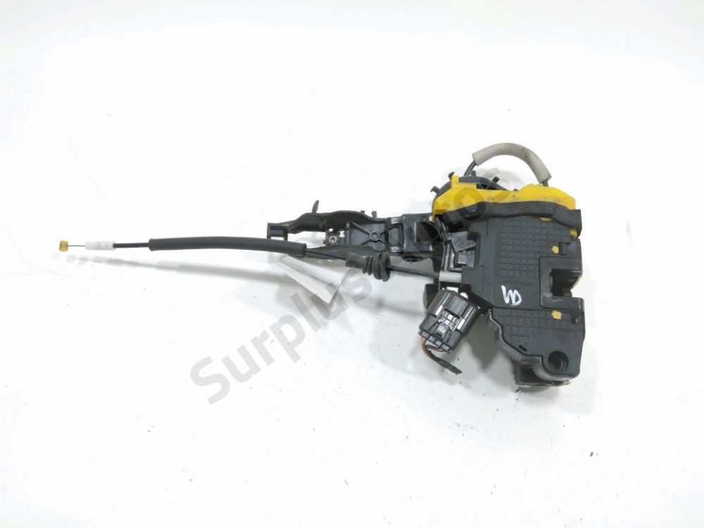 Serrure de porte avant droite