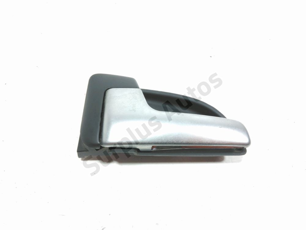 Poignee interieure porte arriere gauche