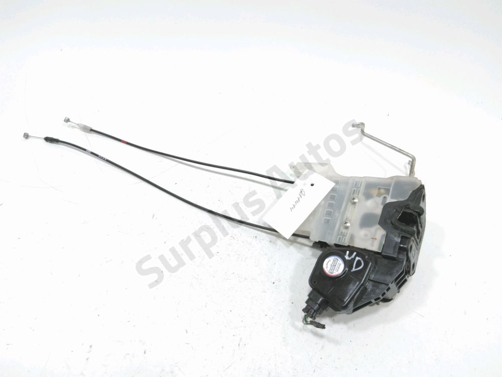 Serrure de porte avant droite