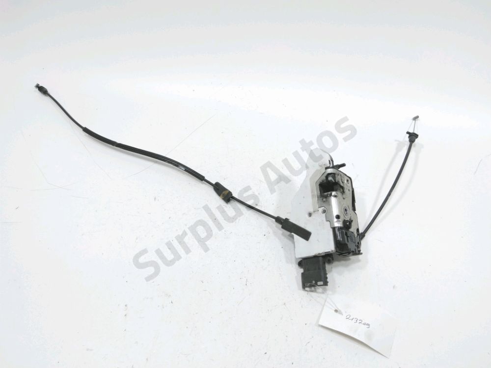 Serrure de porte avant droite