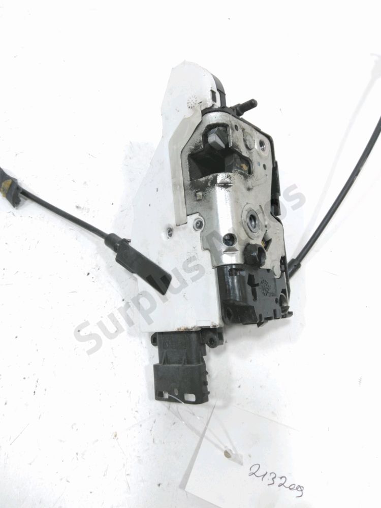 Serrure de porte avant droite