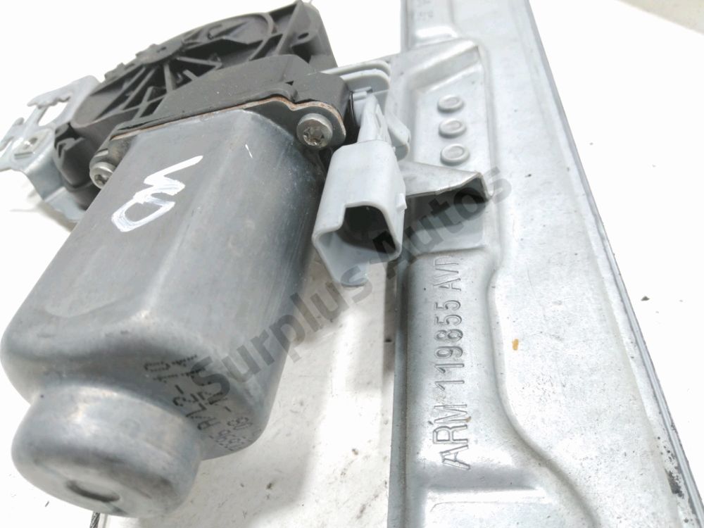 Lève-vitre électrique avant droit