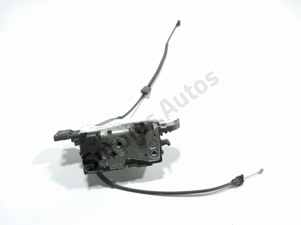 Serrure de porte avant droite