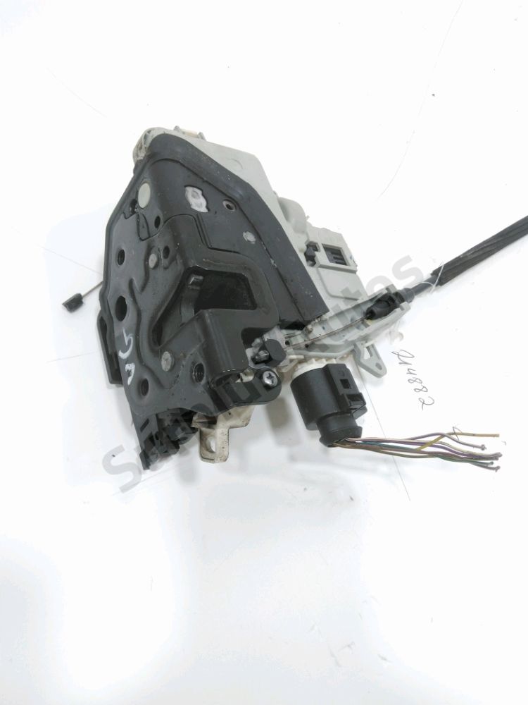 Serrure de porte avant gauche