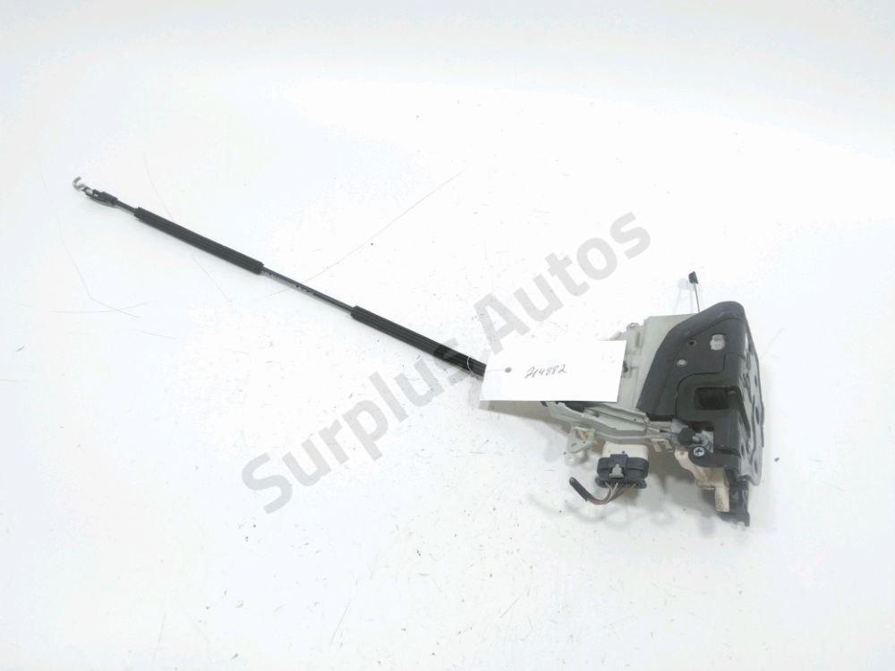 Serrure de porte avant droite