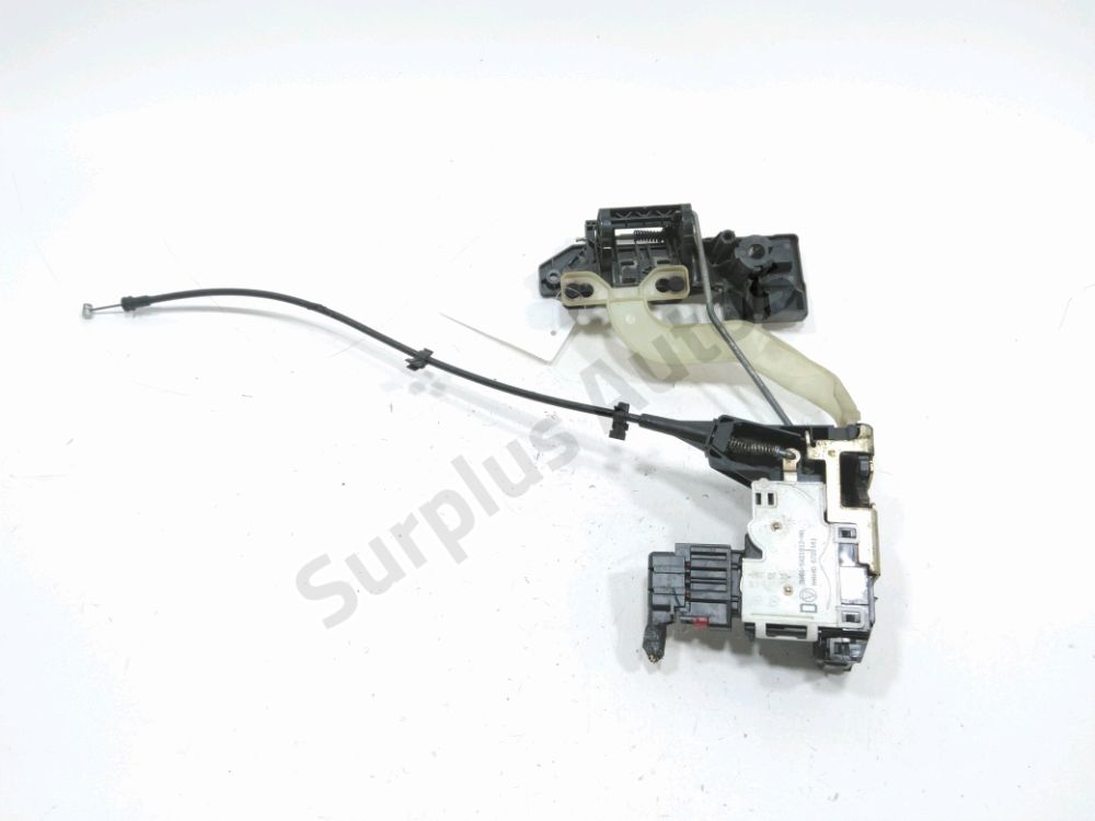 Serrure de porte avant droite