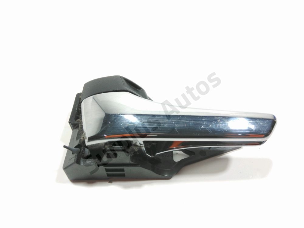 Poignee interieure porte avant gauche