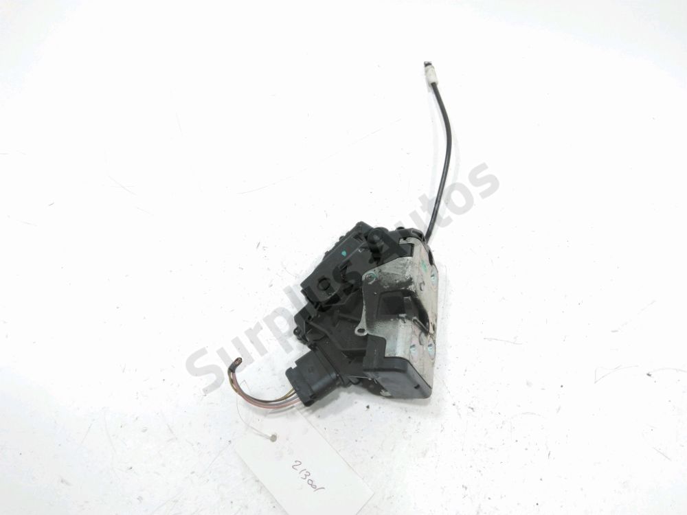 Serrure de porte avant droite