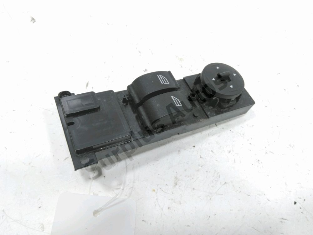 Commande lève-vitre avant gauche