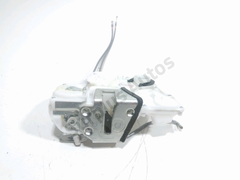 Serrure de porte avant droite