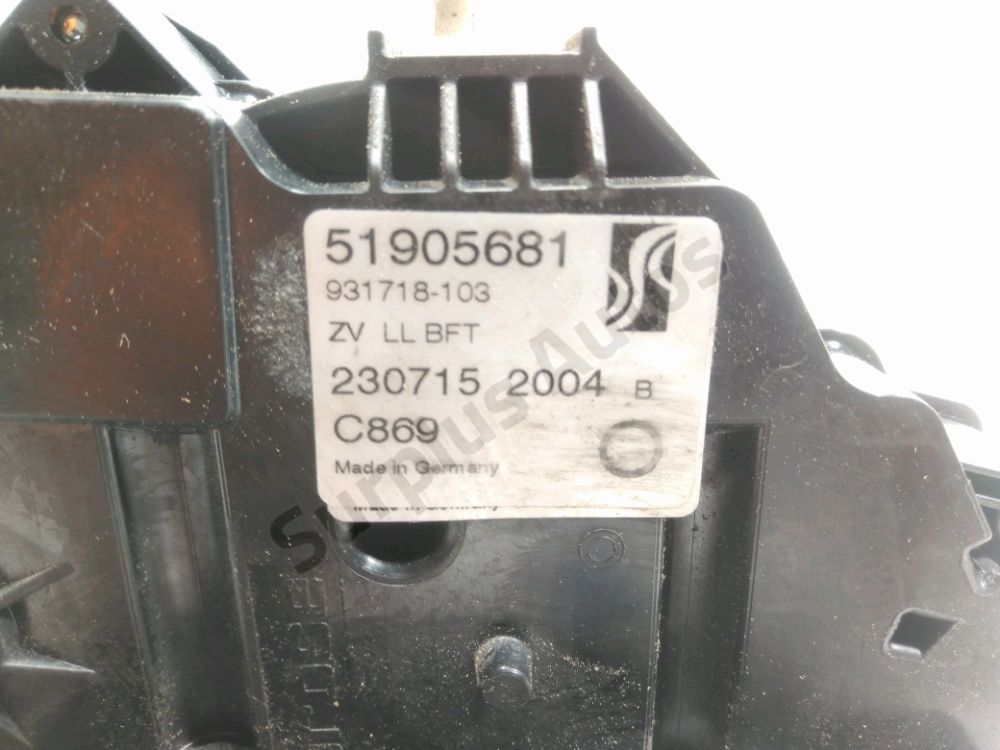 Serrure de porte avant droite