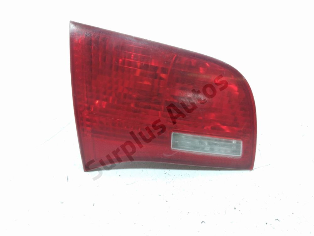 Feu arrière intérieur gauche