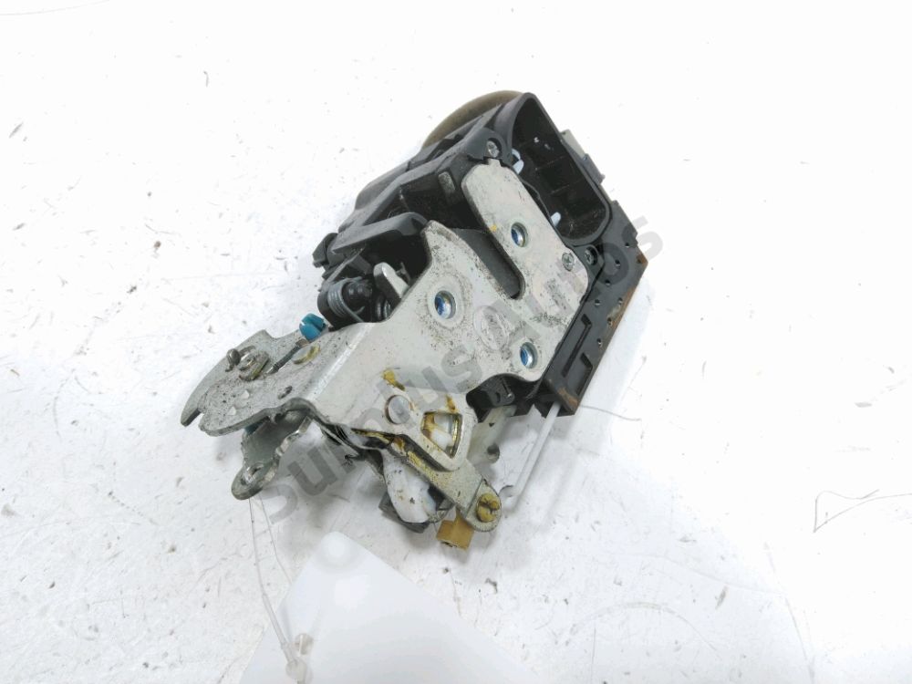 Serrure de porte avant droite