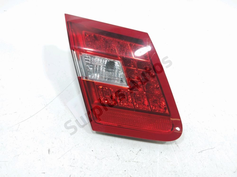 Feu arrière intérieur gauche