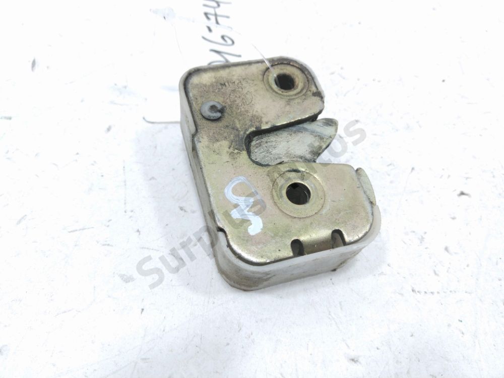 Serrure de porte avant droite