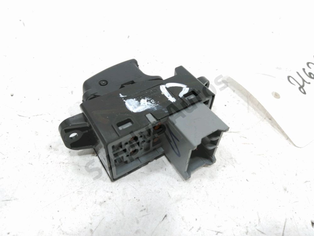 Commande lève-vitre avant droit